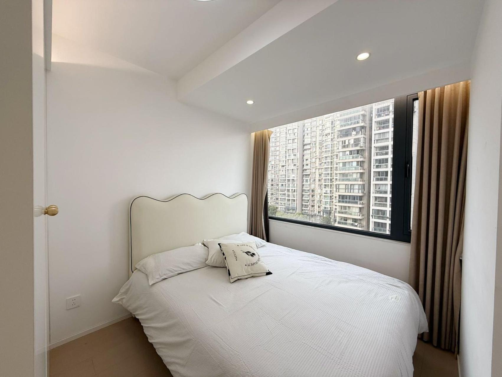 Eastern Hub - Bund Branch 4bedroom Near Subway Honghui Apartment Shanghai