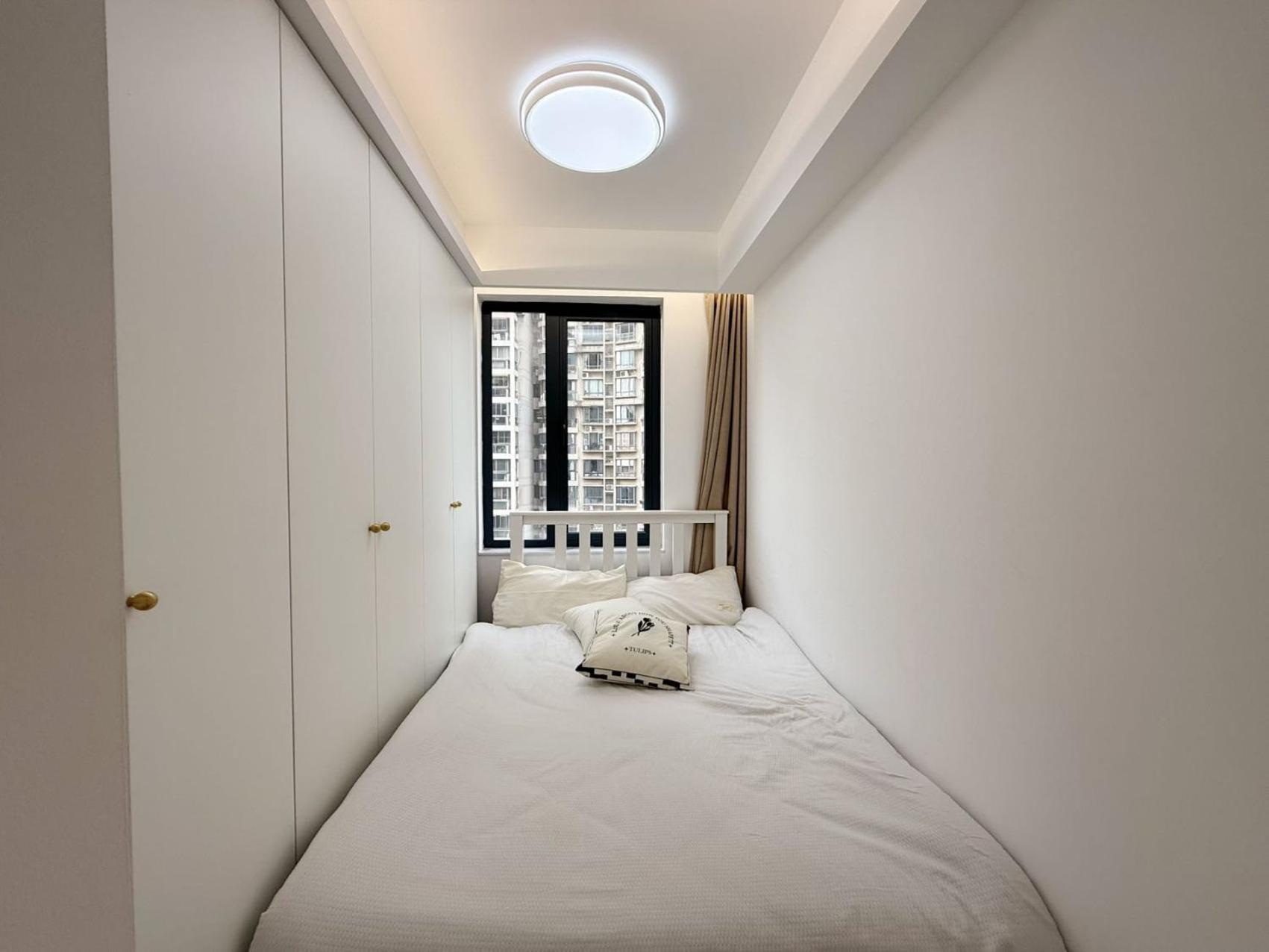 Eastern Hub - Bund Branch 4bedroom Near Subway Honghui Apartment